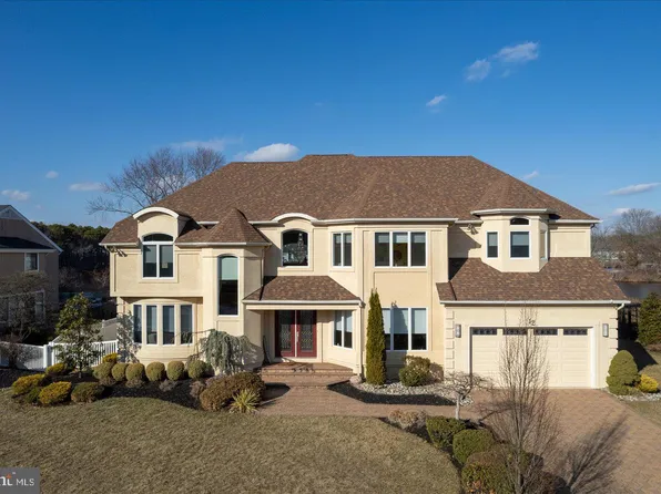 12 Alluvium Lakes Dr, Voorhees, NJ 08043