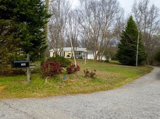 1263 Satterfield Rd, Greer, SC 29651