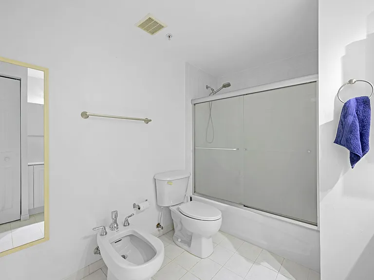215 SW 42nd Ave #708 — Photo 13