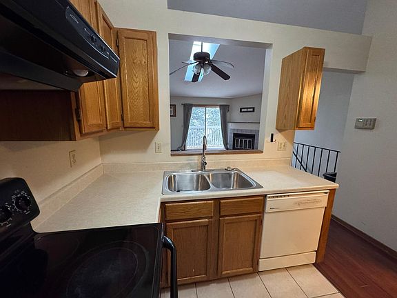 3rd image of 17562 Pond Cir