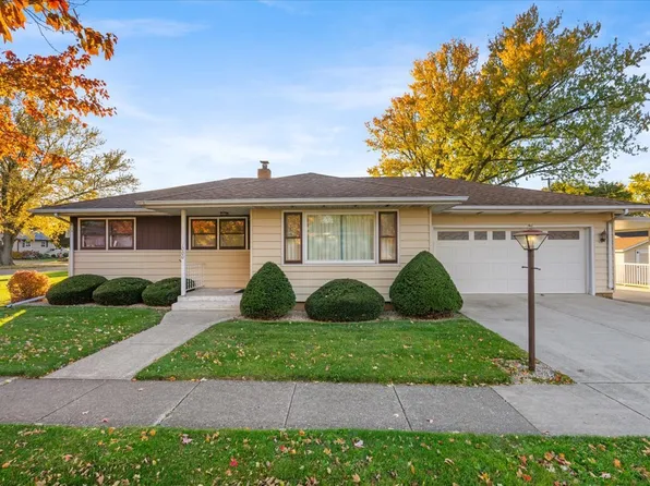 1000 4th St, Harvard, IL 60033