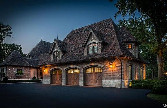 5th image of 12 Huntleigh Woods Dr
