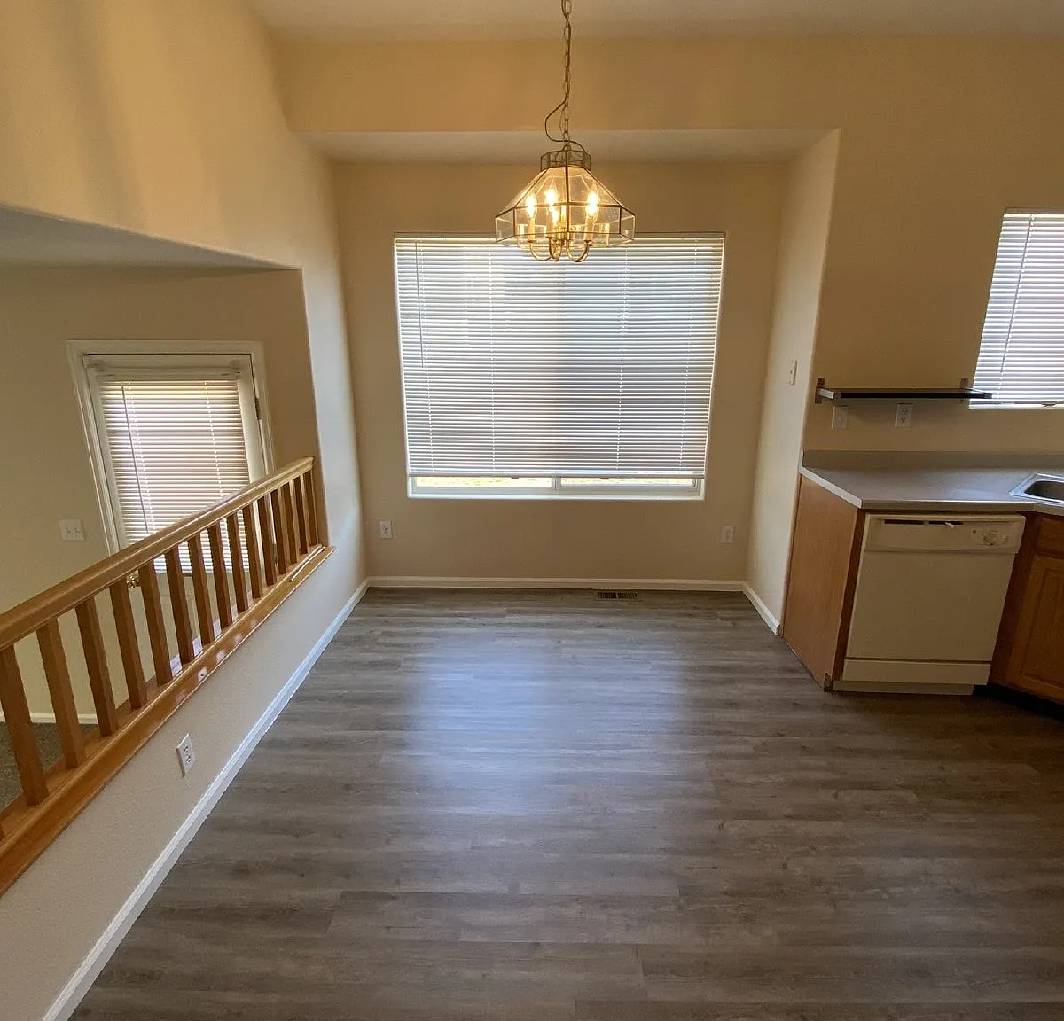 3 bed, 2.0 bath, 1692 sqft, $2,800 — Photo 4