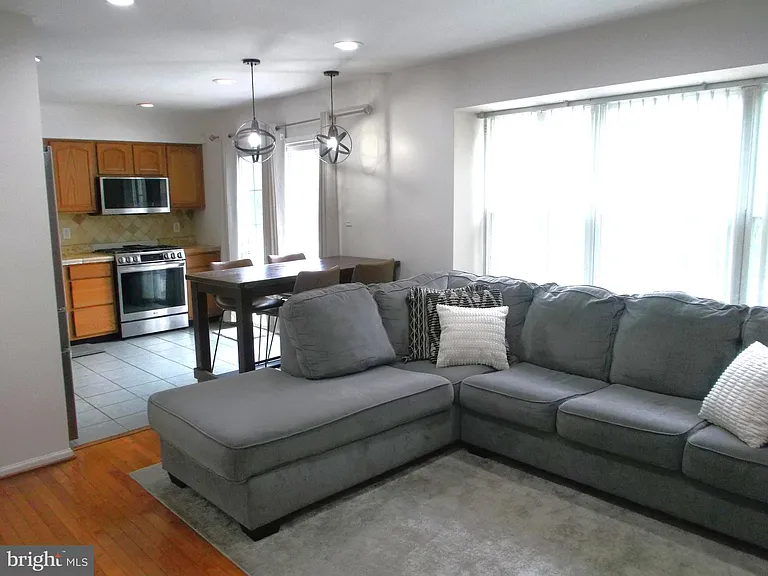 1301 Coventry Way — Photo 7