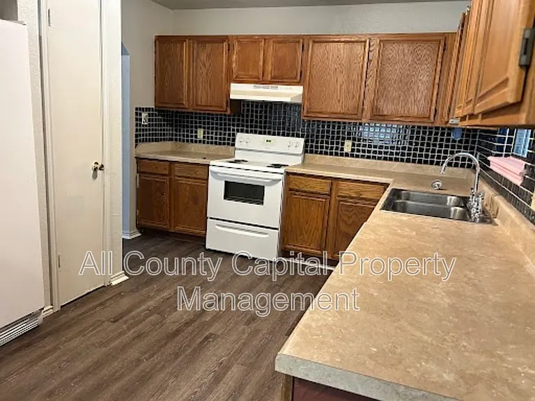 1128 Field St #1128 — Photo 4