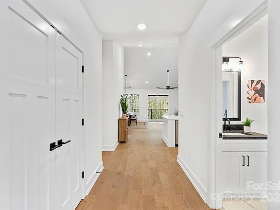 5th image of 31 Hogans View Cir