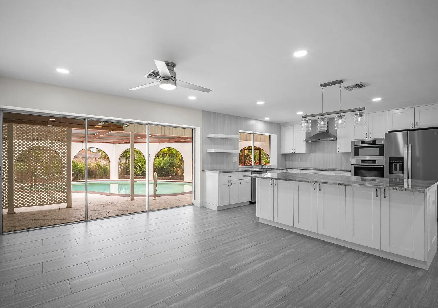 Annual Rental - Pool Home in The Moorings! — Photo 2