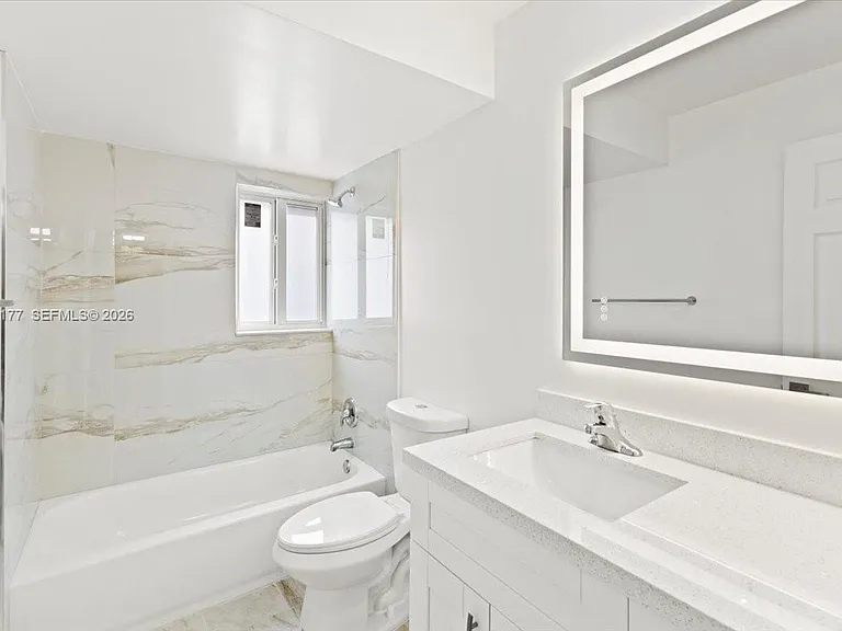 319 NE 14th Ave #201 — Photo 19