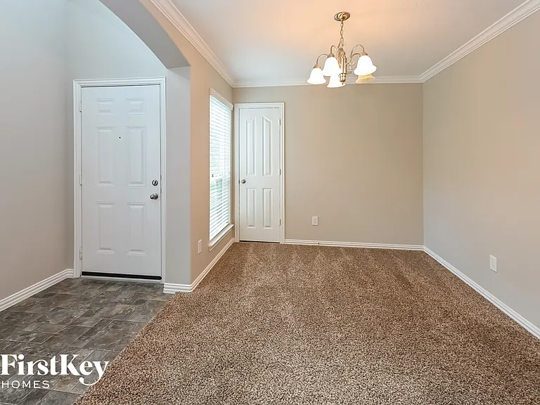 2919 Chaplin Place Dr — Photo 6