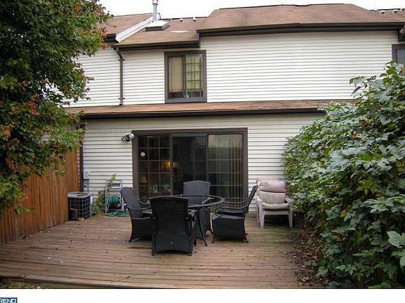 2nd image of 10166 Dedaker Dr