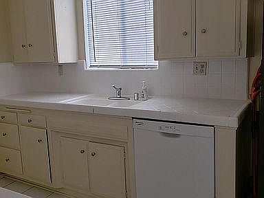 4th image of 935 N Alfred St APT 5