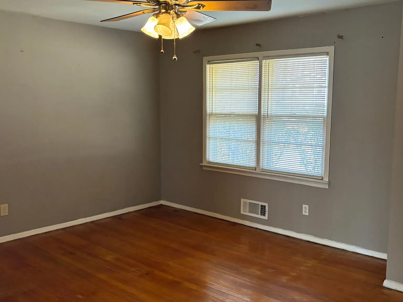 3 bed, 1279 sqft, $1,600 — Photo 4
