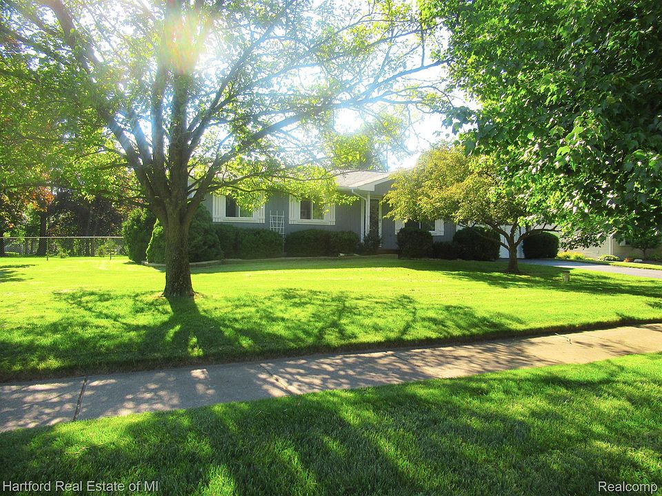 1st image of 2325 Foxfield Ln