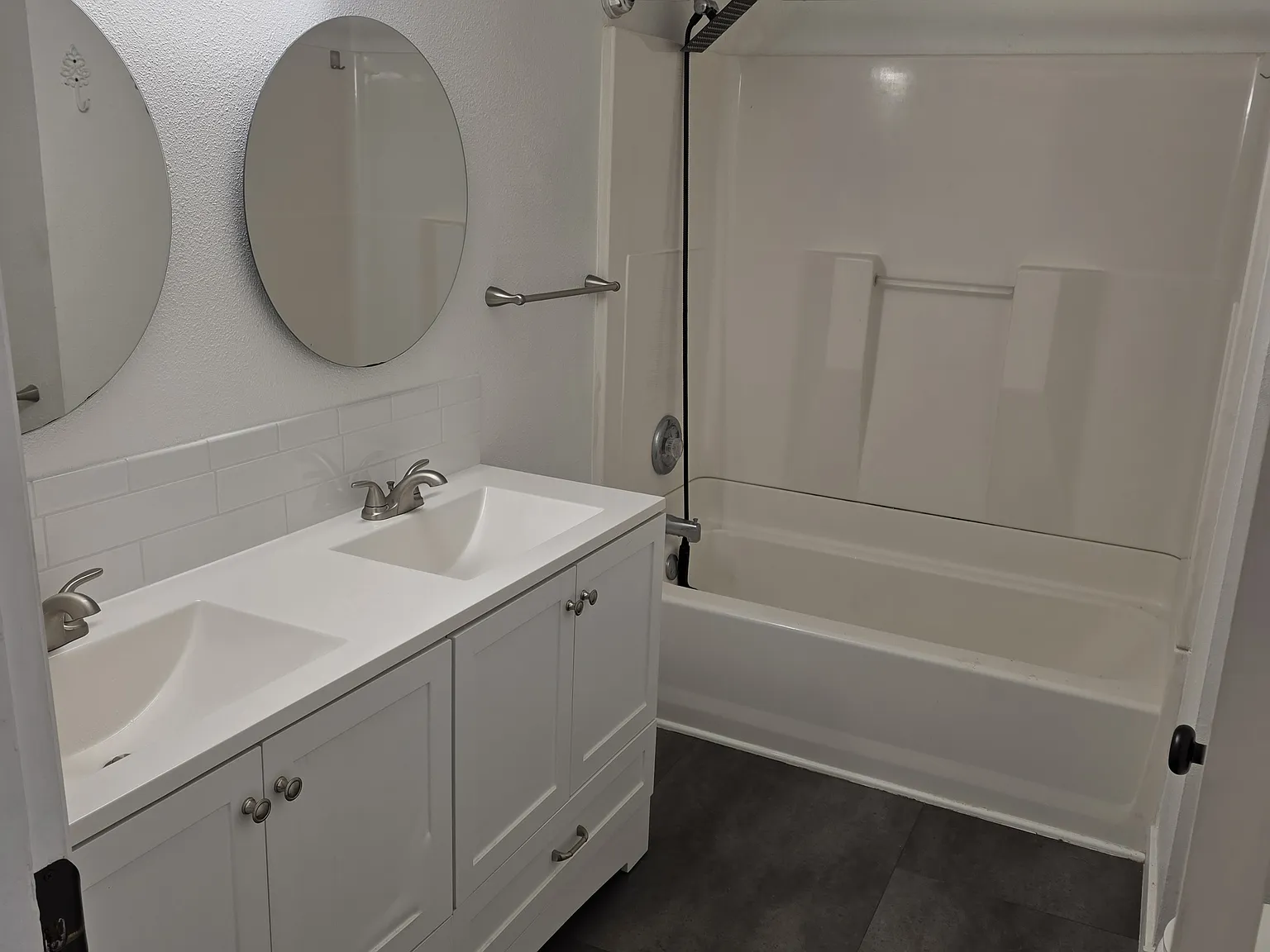 3 bed, 1430 sqft, $2,300 — Photo 2