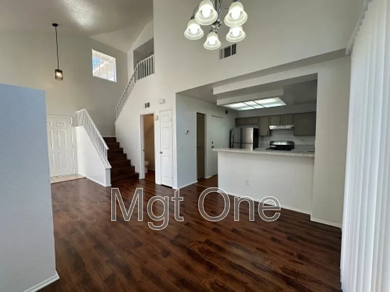 1240 Lilac Ridge Dr — Photo 4