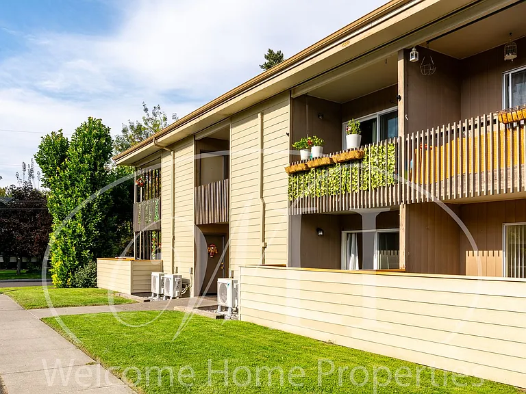 420 Catherine St — Photo 3