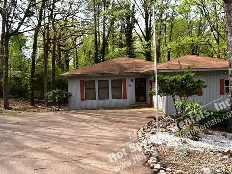 9 Ona Cir — Photo 2