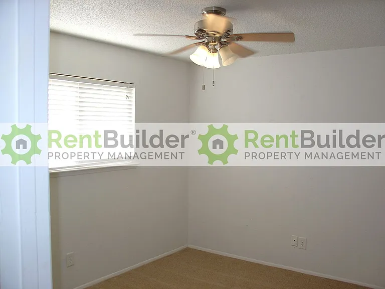 14104 Turner Pl NE — Photo 17