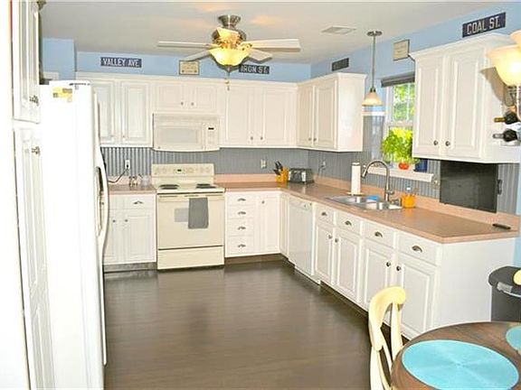 4th image of 2810 Hickory Dr