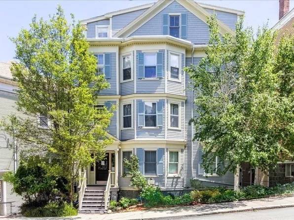 142 Calumet St, Roxbury Crossing, MA 02120