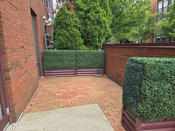 2nd image of 365 Auden Ave
