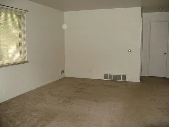 2233 W Parkhill Ave — Photo 22