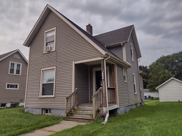 520 S Clark St — Photo 9
