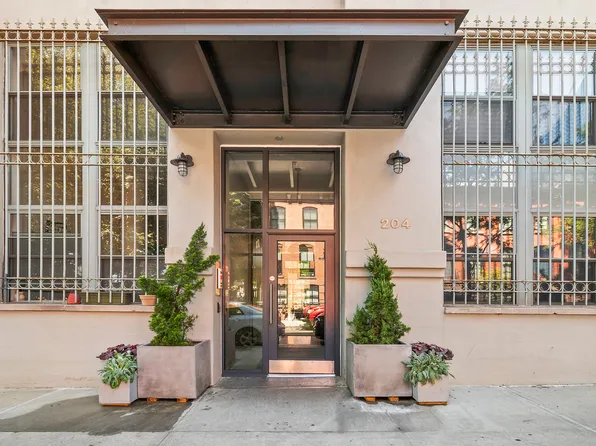 204 Huntington Street image 7 of 12