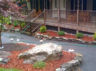 115 Log Tavern Dr, Milford, PA 18337