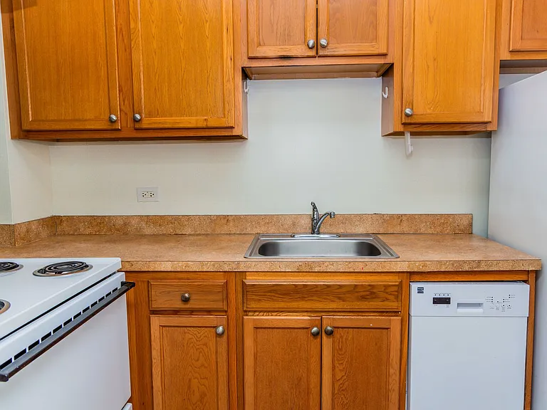 Gardenwood Apartments — Photo 27