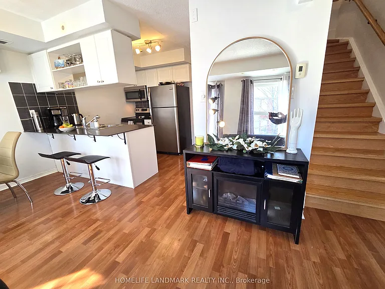 74 Munro St #2 — Photo 10
