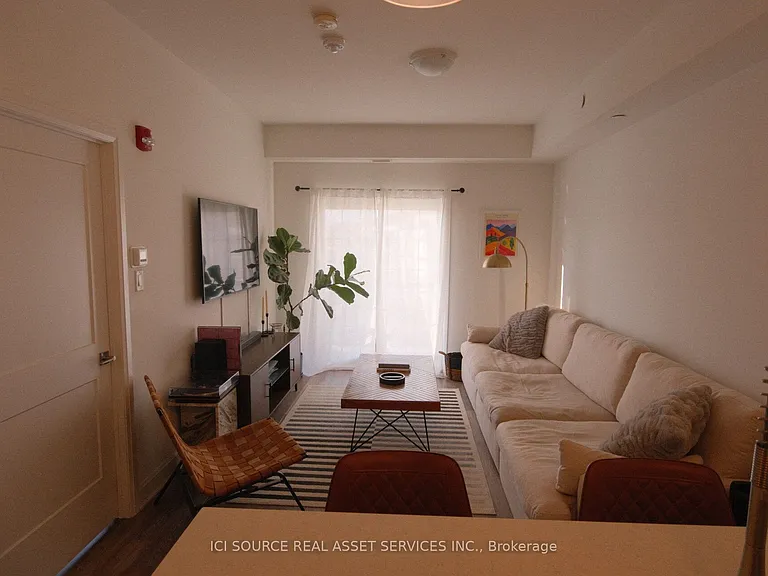 50 Lakebreeze Dr #421 — Photo 5
