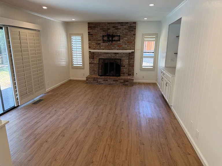 1057 Mazzone Dr — Photo 8