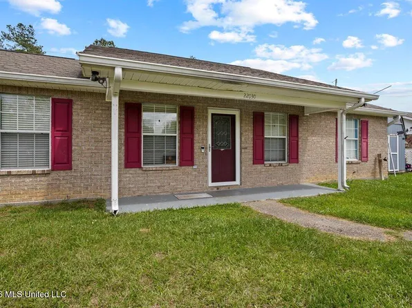 22030 Rayvan Ln, Kiln, MS 39556