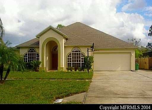 4/4 Spacious home with heated pool!