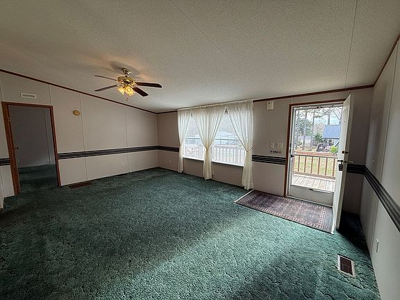 4th image of 30 Blackburn Dr