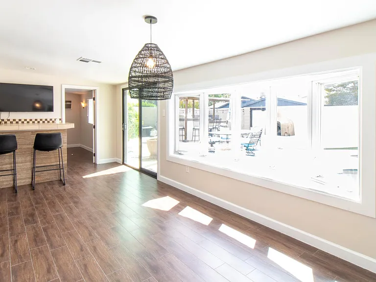 4633 E Devonshire Ave — Photo 9
