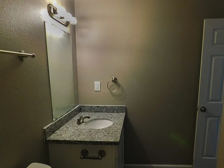 152 Varsity Dr — Photo 15