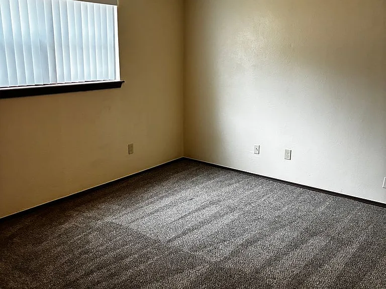 Avendale Pointe Apartments — Photo 28