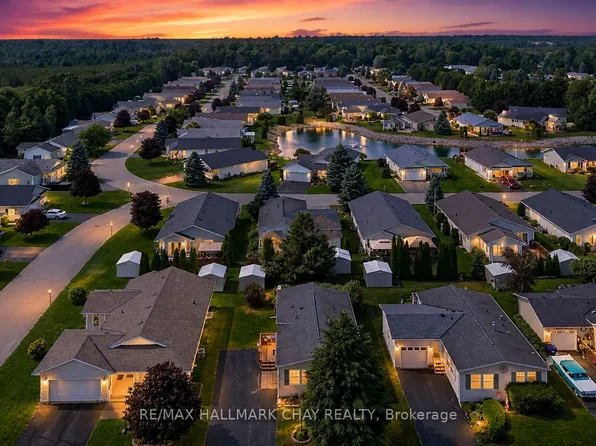 3 Illinois Cres, Wasaga Beach, ON L9Z 3A8