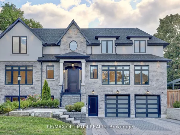 26 Pioneer Dr, Mississauga, ON L5M 1G9