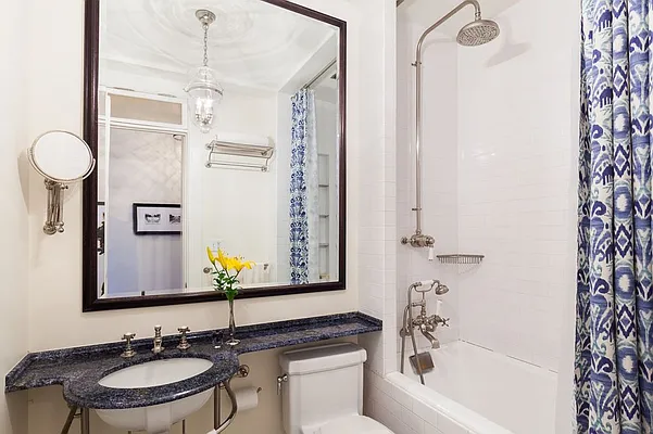 Sold by RES New York | media 7