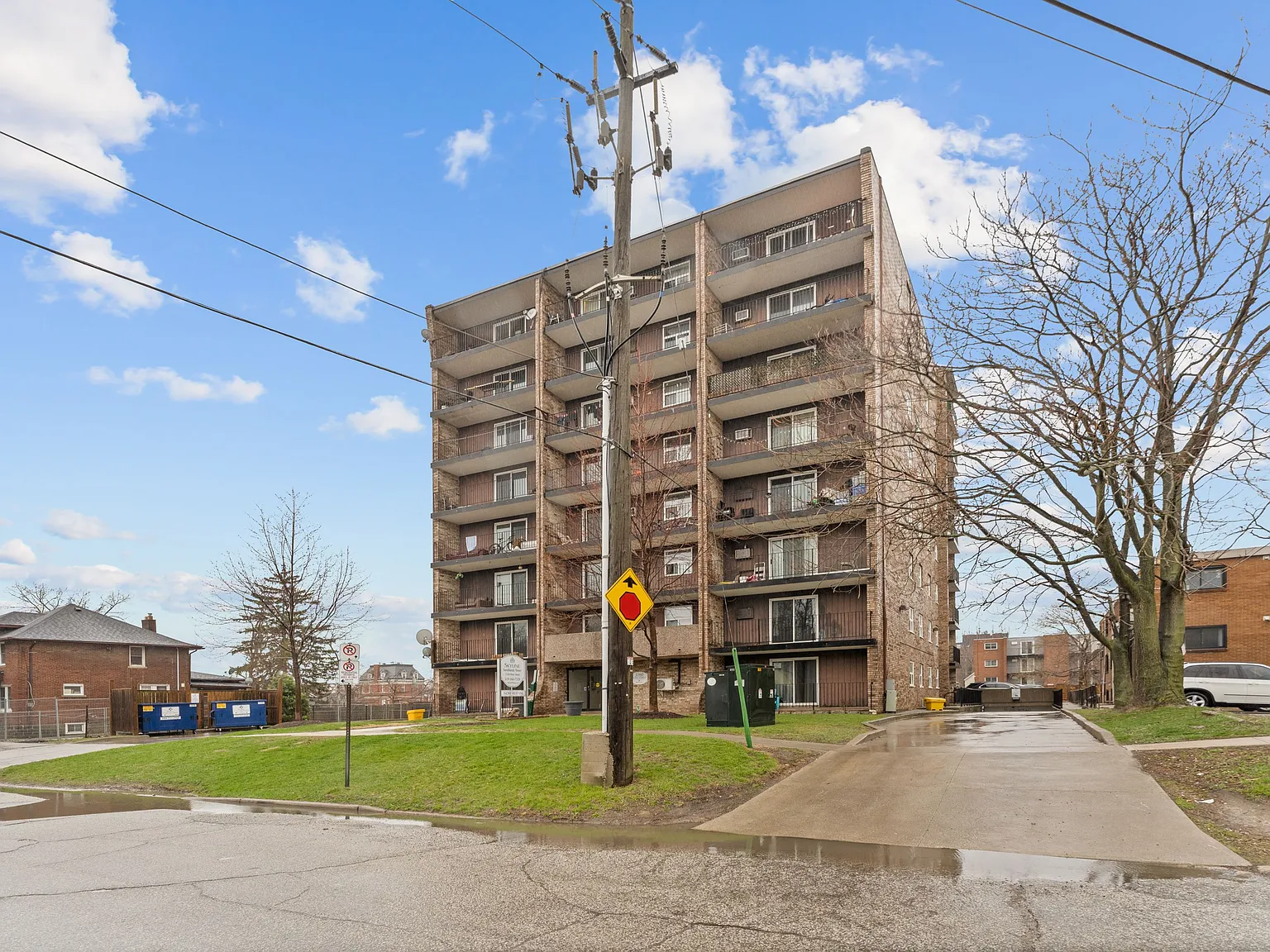 Sandilands Tower Apartments — Photo 3