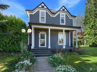 408 E 3rd St, Arlington, WA 98223