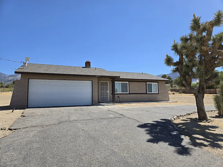 32673 Zircon Rd — Photo 1