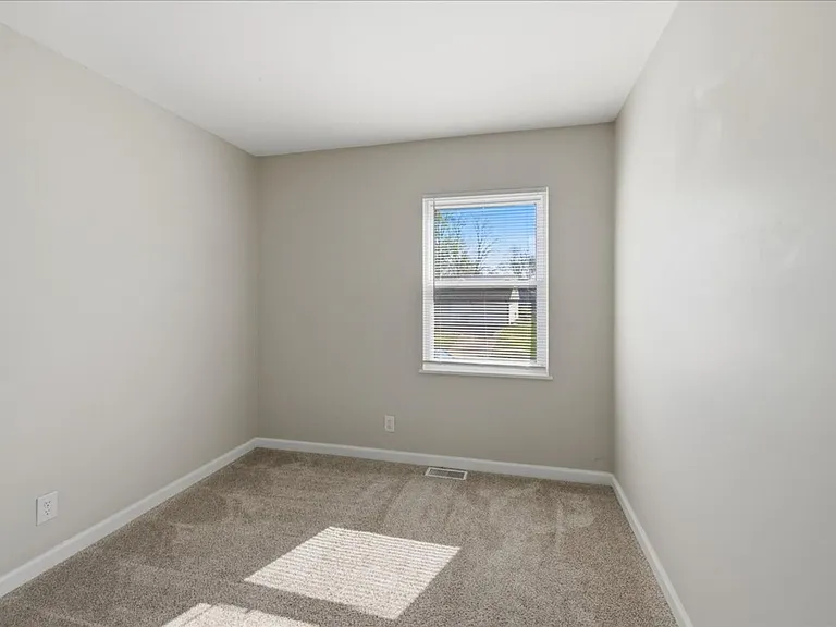 3226 Voigt Dr — Photo 11