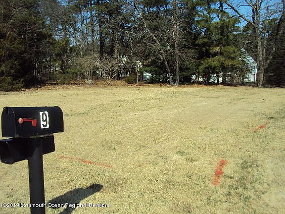 2nd image of 9 Plymouth Dr #51