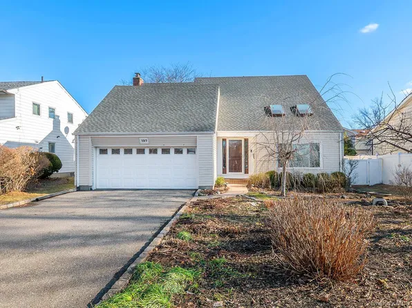 127 Cow Neck Road, Port Washington, NY 11050