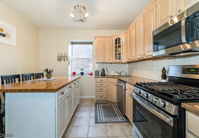 33-37 New York Ave #2A — Photo 10