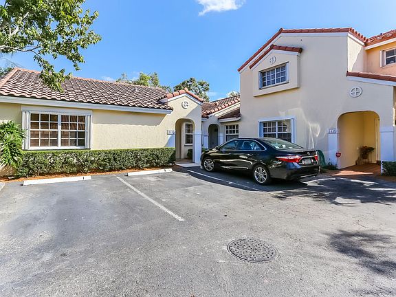 2nd image of 1443 Springside Dr